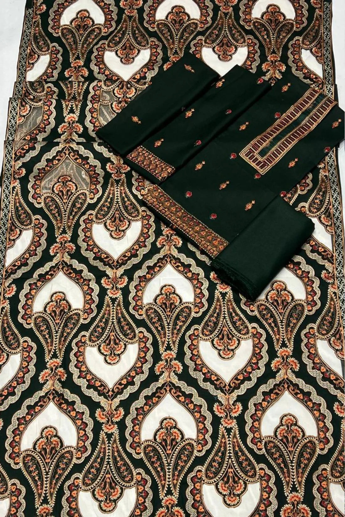 Bareeze GREEN Unstitched Luxury Dhanak Heavy Embroidered 3PC Suit With Laser Cut Shawl